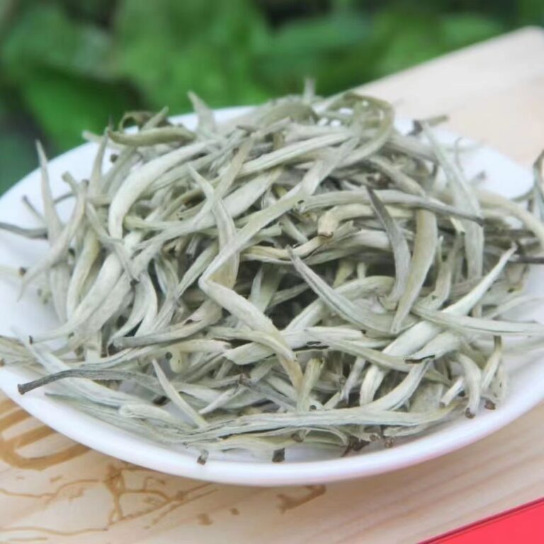 Discover the Elegance of Silver Needle (Bai Hao Yin Zhen) – The Pinnacle of Premium White Tea